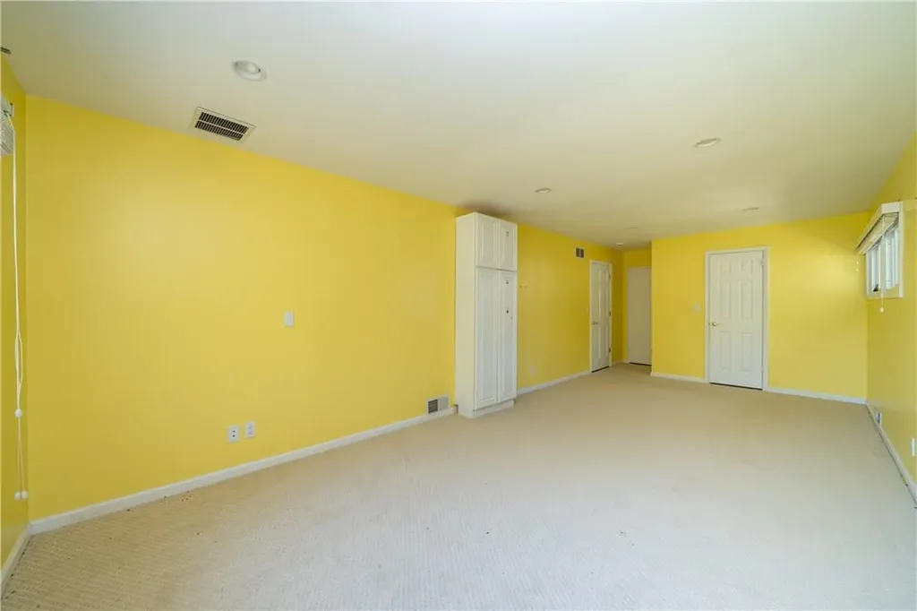 209 Woodhampton Drive White Plains NY 10603