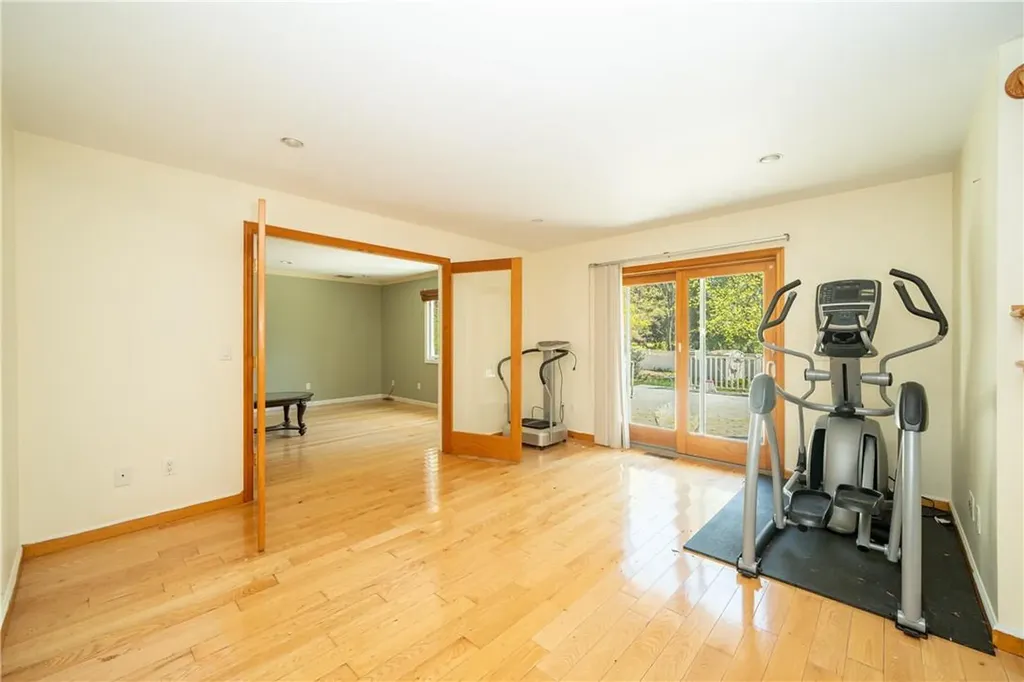 209 Woodhampton Drive White Plains NY 10603