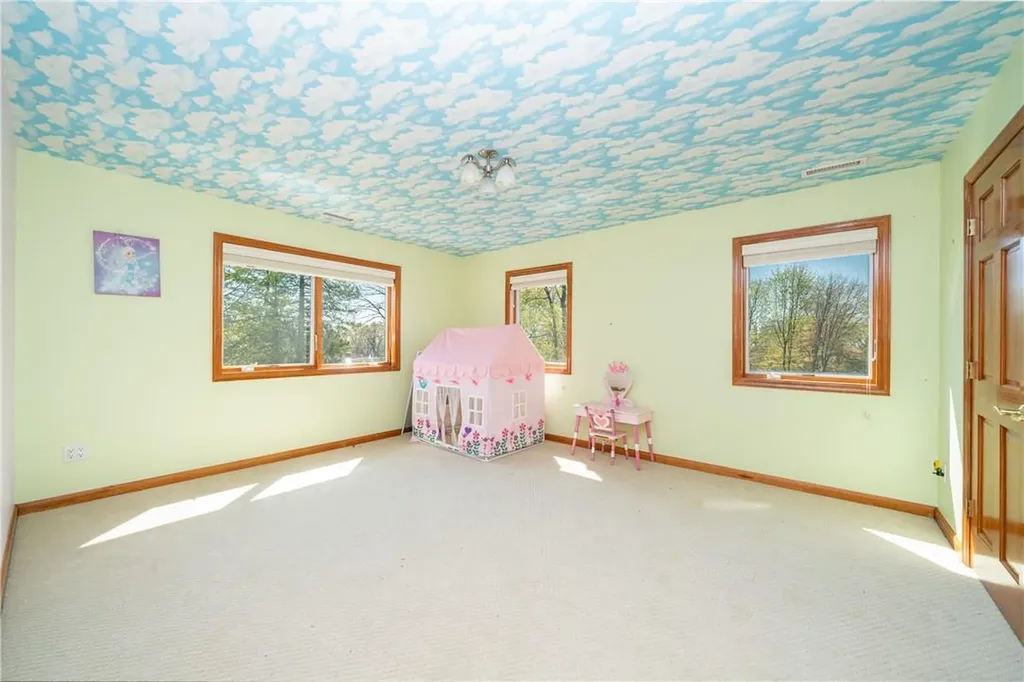 209 Woodhampton Drive White Plains NY 10603