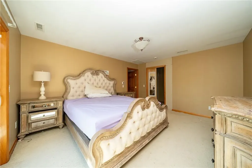 209 Woodhampton Drive White Plains NY 10603