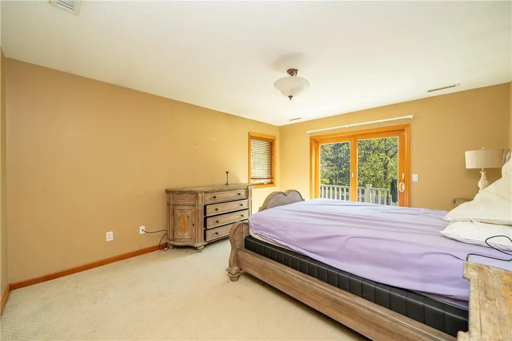 209 Woodhampton Drive White Plains NY 10603