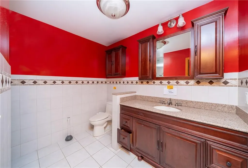 209 Woodhampton Drive White Plains NY 10603