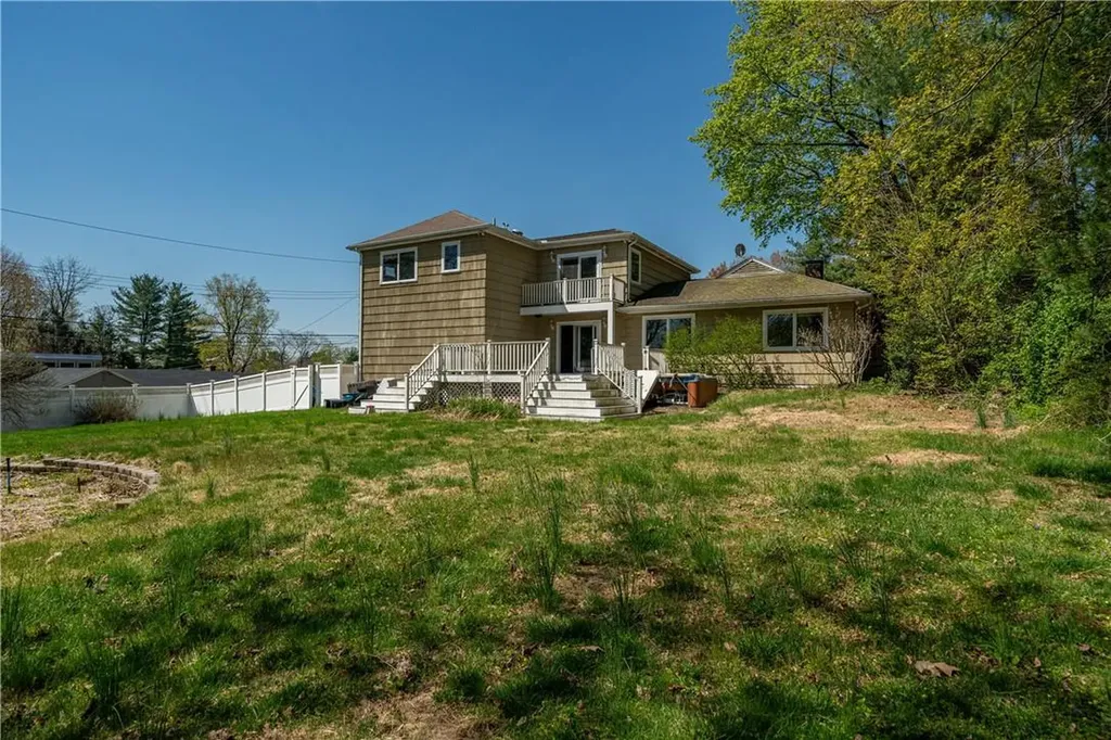 209 Woodhampton Drive White Plains NY 10603