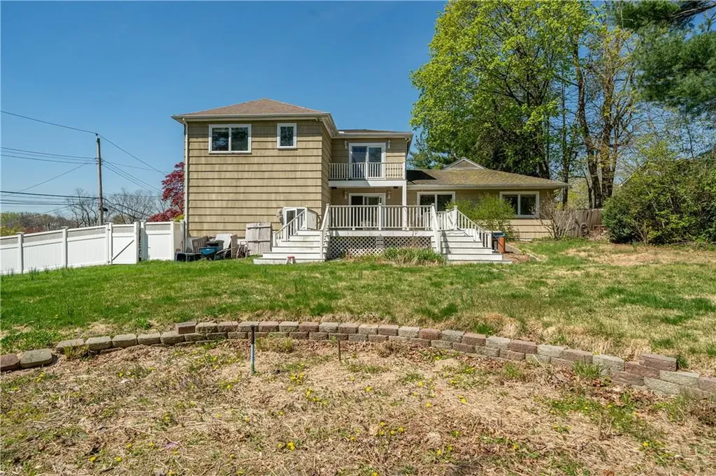 209 Woodhampton Drive White Plains NY 10603