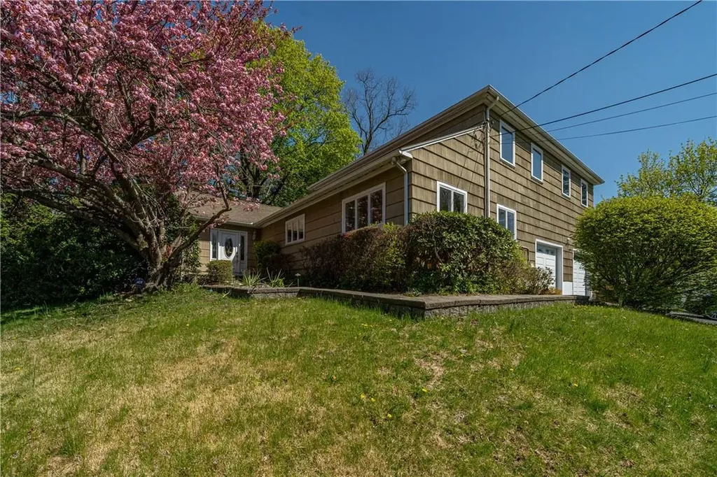 209 Woodhampton Drive White Plains NY 10603