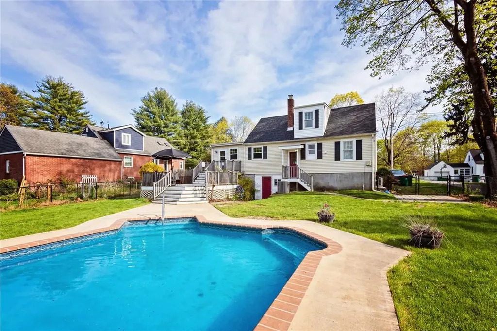 51 Schoolhouse Lane Poughkeepsie NY 12603