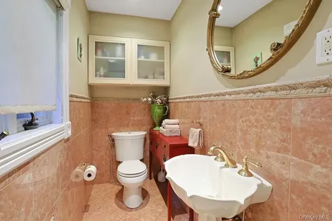 97 Underhill Road Scarsdale NY 10583
