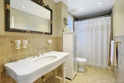 97 Underhill Road Scarsdale NY 10583