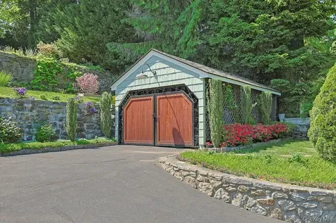 97 Underhill Road Scarsdale NY 10583