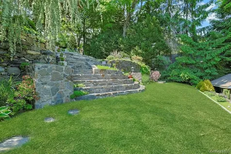 97 Underhill Road Scarsdale NY 10583