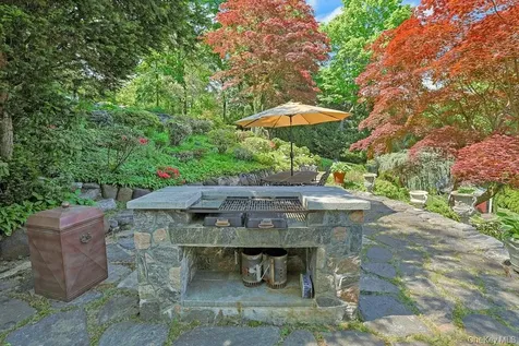97 Underhill Road Scarsdale NY 10583