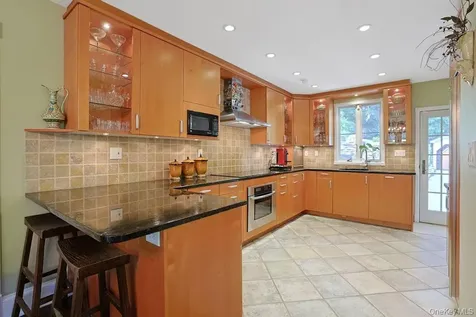 97 Underhill Road Scarsdale NY 10583