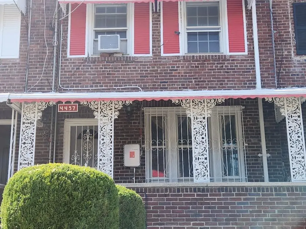 4437 Byron Avenue Bronx NY 10466