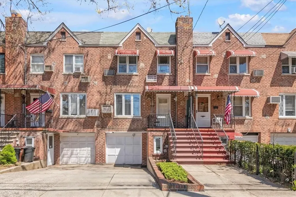 1918 Radcliff Avenue Bronx NY 10462