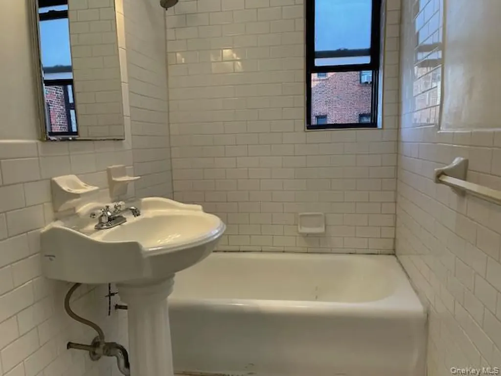 590 E Third Street Mount Vernon NY 10553