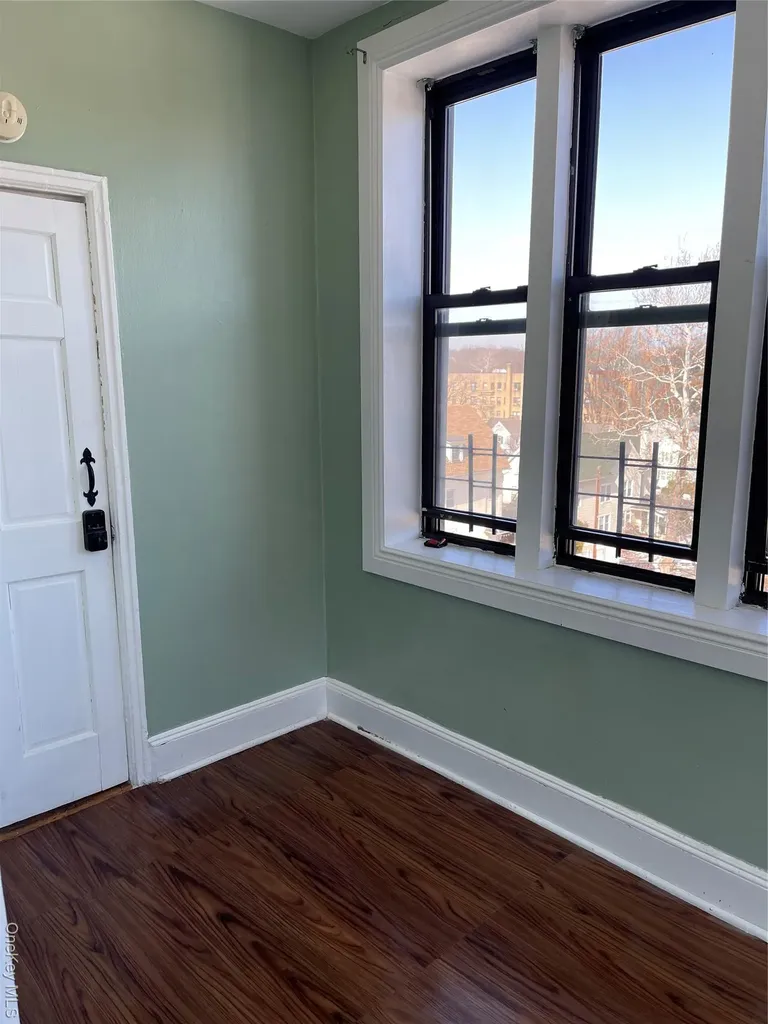 590 E Third Street Mount Vernon NY 10553