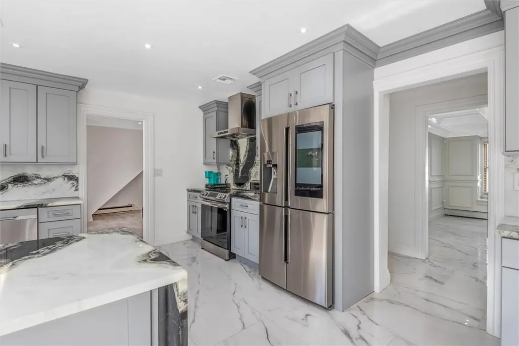 101 Stonehurst Lane Dix Hills NY 11746