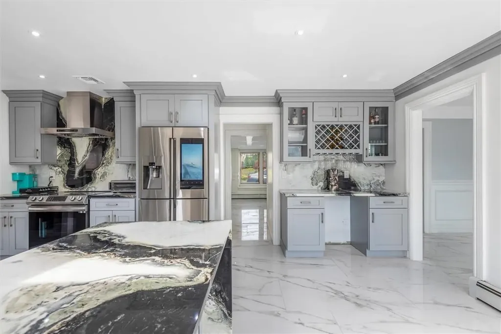 101 Stonehurst Lane Dix Hills NY 11746