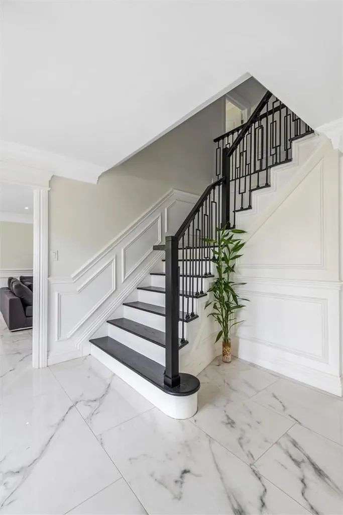 101 Stonehurst Lane Dix Hills NY 11746