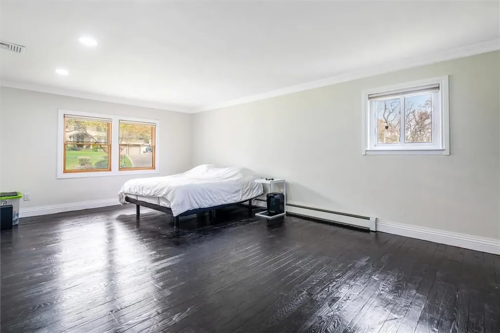 101 Stonehurst Lane Dix Hills NY 11746