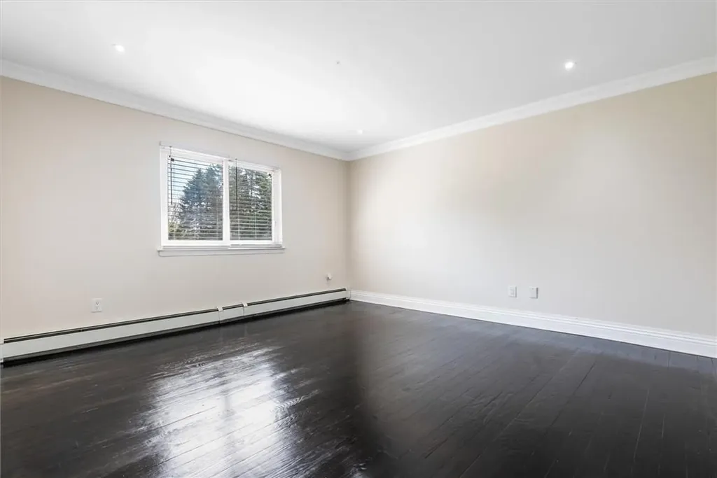 101 Stonehurst Lane Dix Hills NY 11746