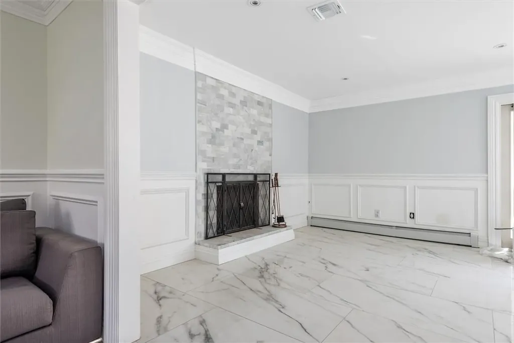 101 Stonehurst Lane Dix Hills NY 11746