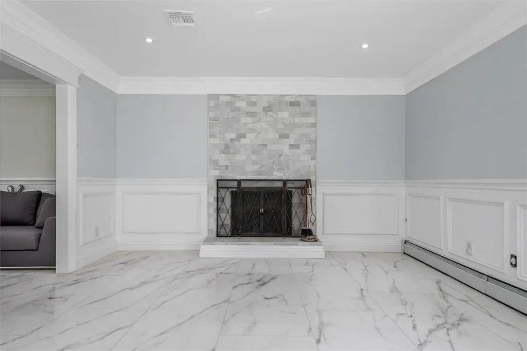 101 Stonehurst Lane Dix Hills NY 11746