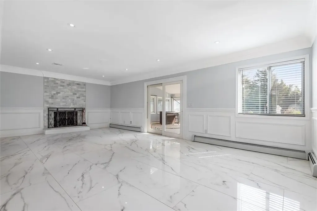 101 Stonehurst Lane Dix Hills NY 11746
