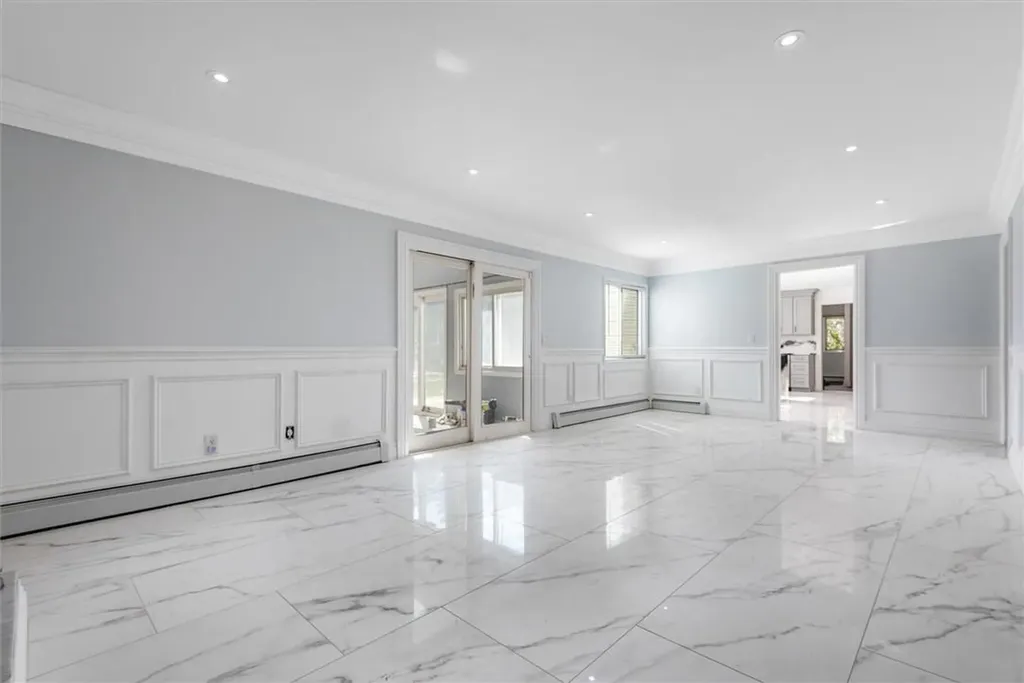 101 Stonehurst Lane Dix Hills NY 11746