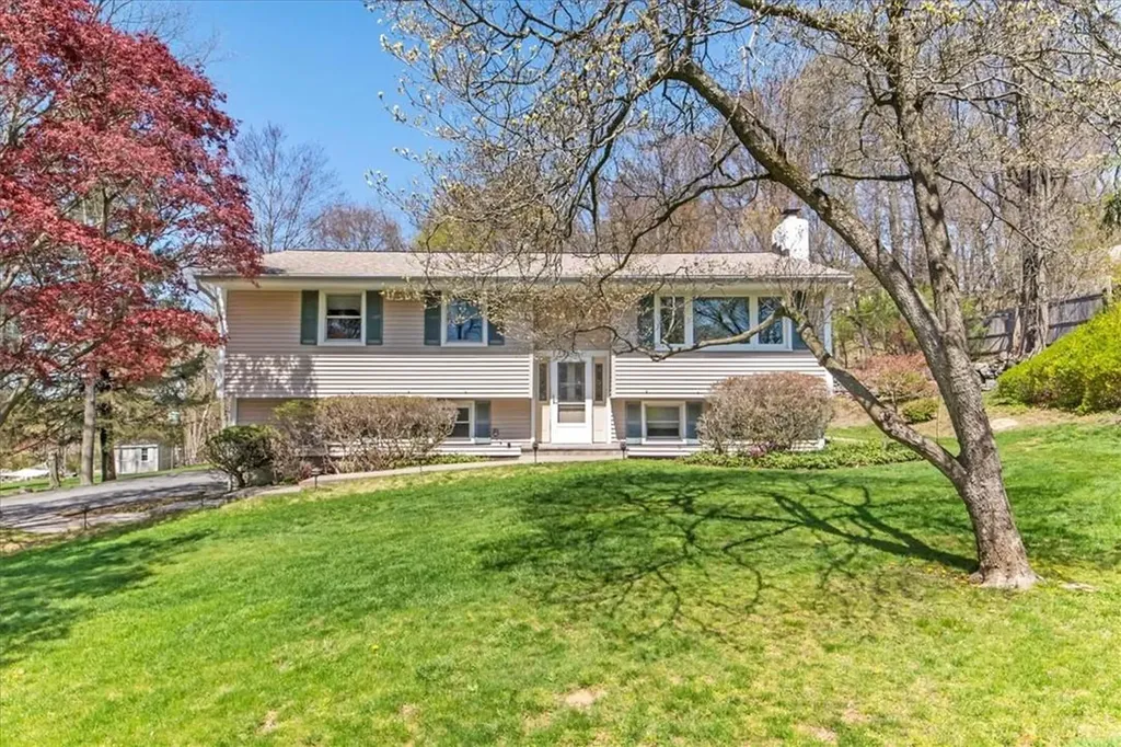25 Prince Road Mahopac NY 10541