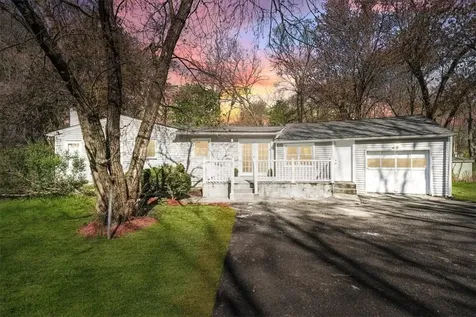 107 Oakridge Road Hopewell Junction NY 12533