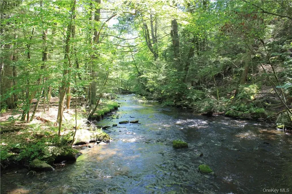 Rolling Meadow Lane Pound Ridge NY 10576