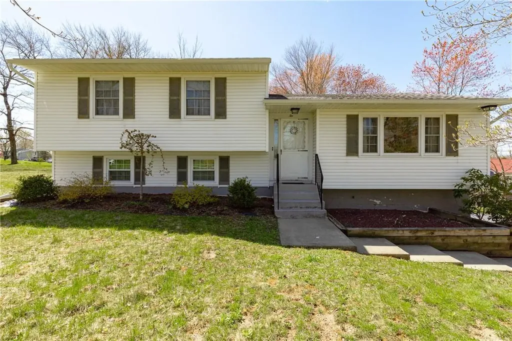 2 Glen Court Poughkeepsie NY 12603