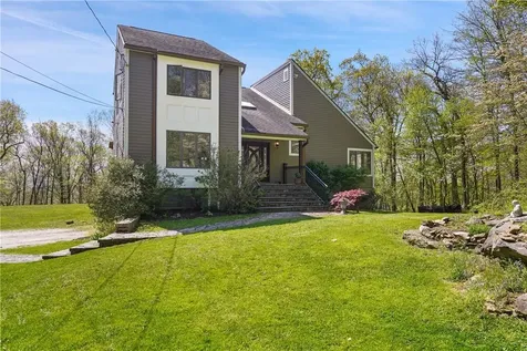 31 Flintlock Ridge Road Katonah NY 10536