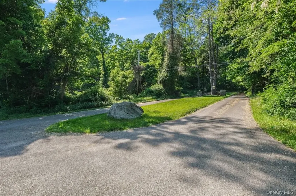 3 Route 100 Katonah NY 10536