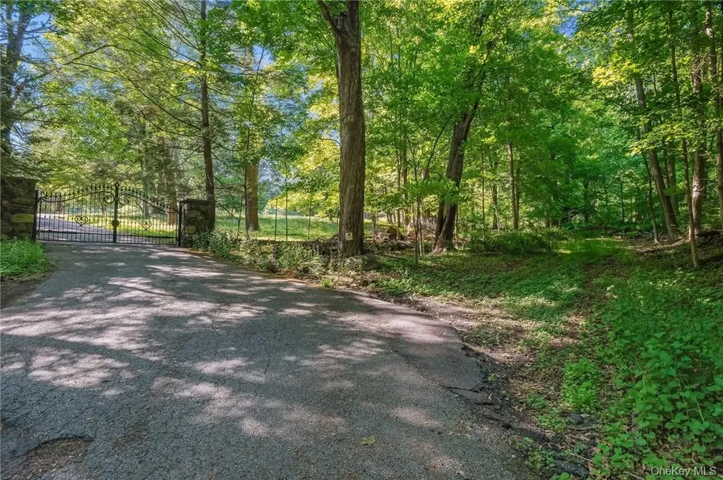 3 Route 100 Katonah NY 10536