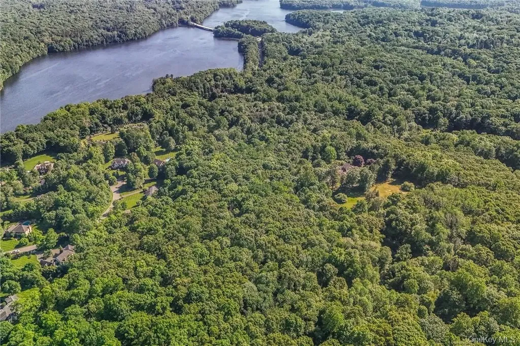 3 Route 100 Katonah NY 10536
