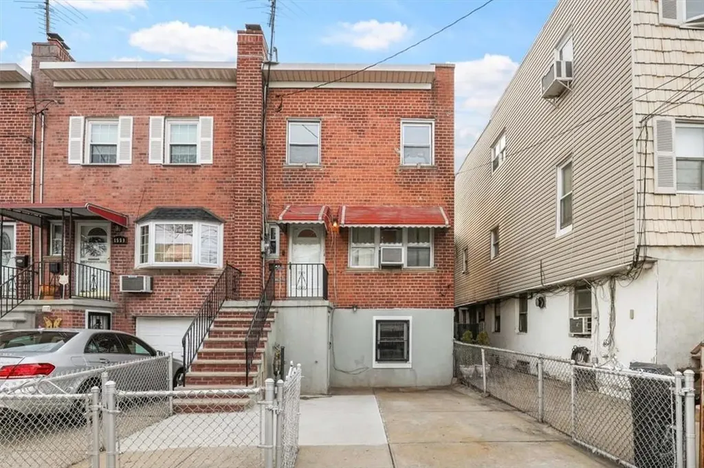 1561 Bogart Avenue Bronx NY 10462