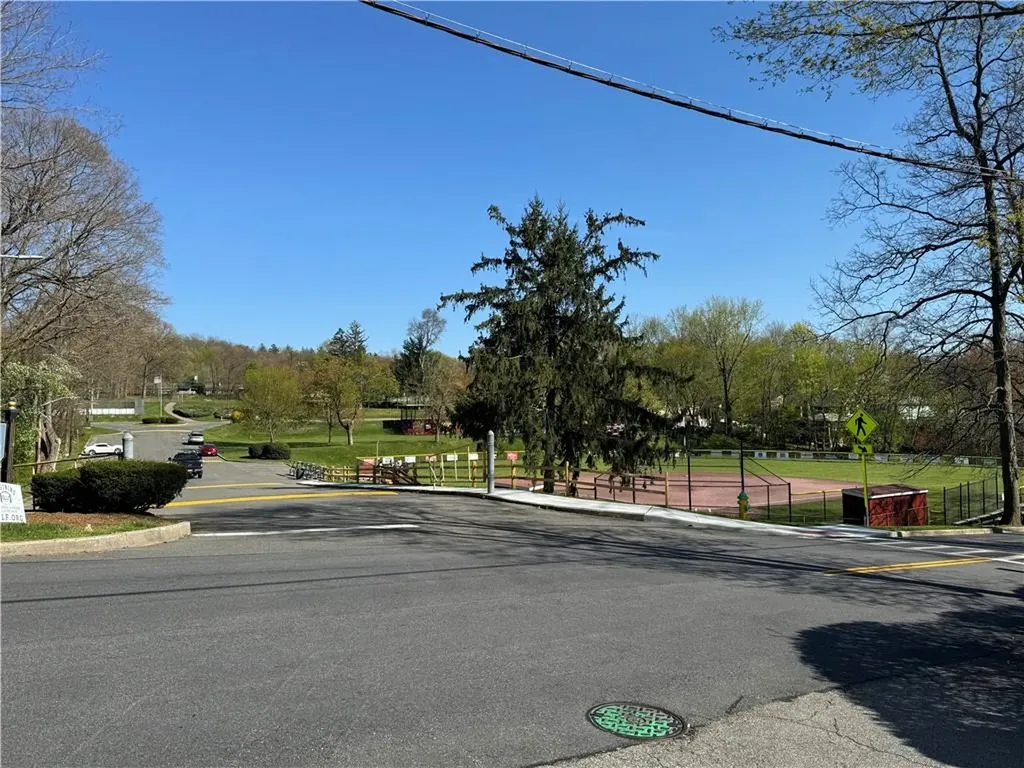 12 Grandview Avenue Ossining NY 10562