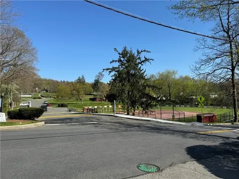 12 Grandview Avenue Ossining NY 10562