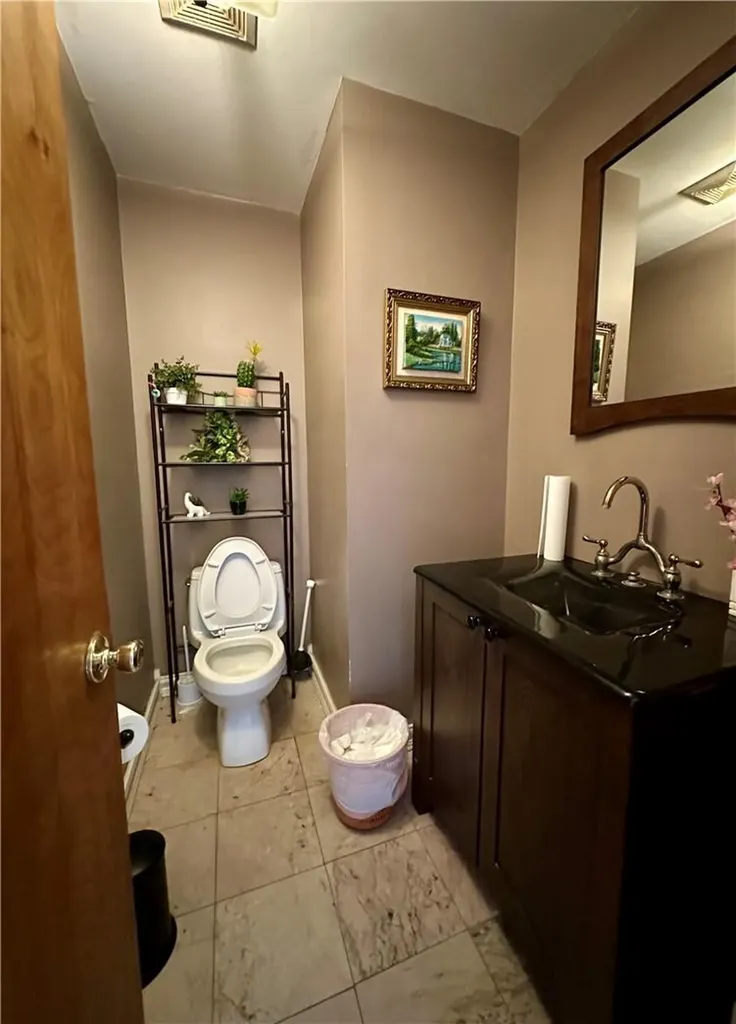 10 Tall Pines Lane Mount Kisco NY 10549