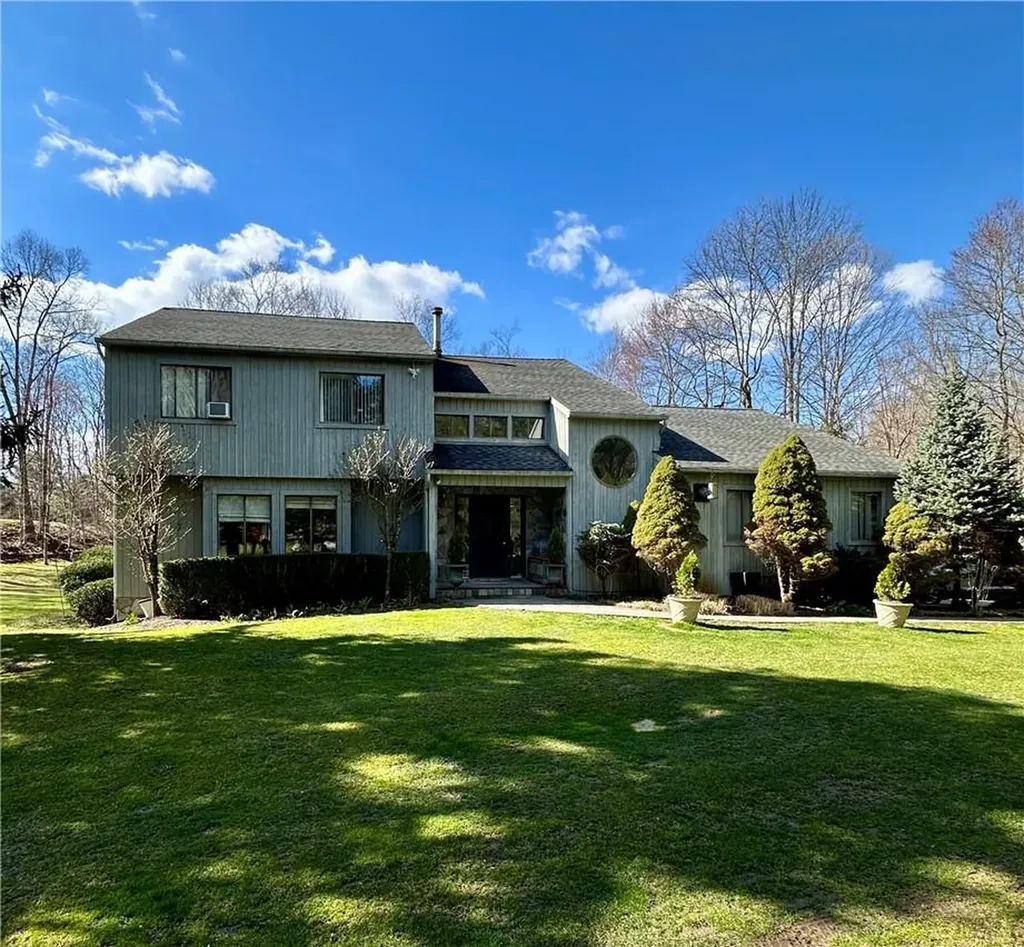 10 Tall Pines Lane Mount Kisco NY 10549