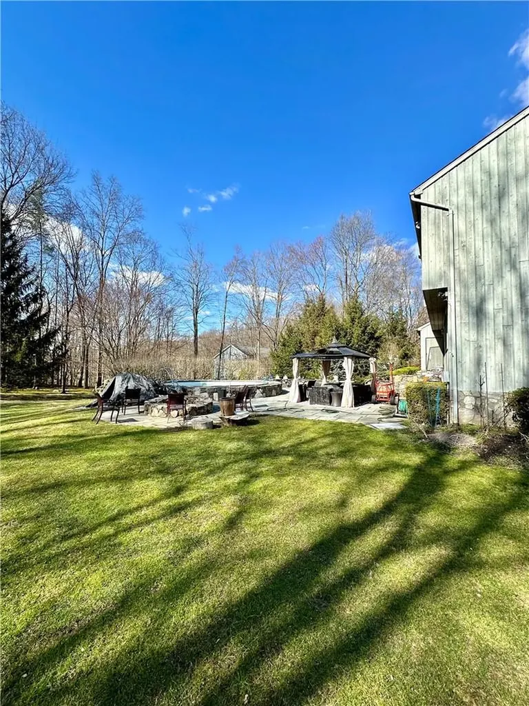 10 Tall Pines Lane Mount Kisco NY 10549