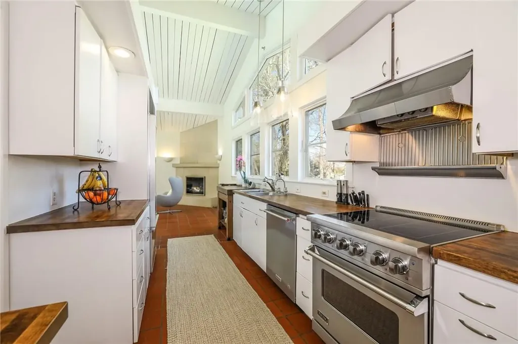 21 Taylor Road Mount Kisco NY 10549