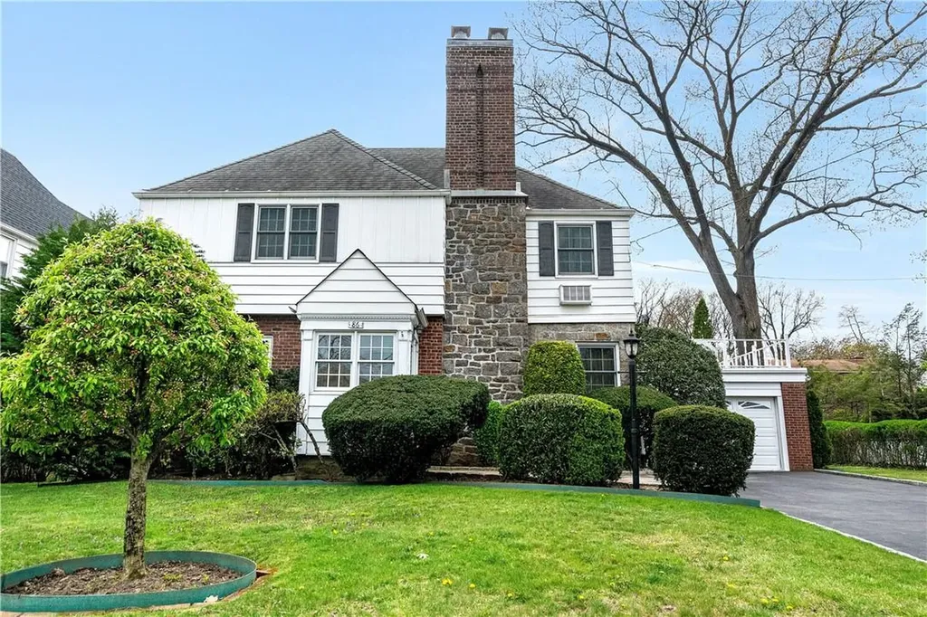 86 Holly Street Yonkers NY 10704