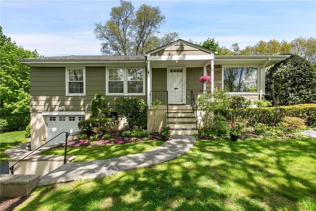 6 Oakridge Drive Port Chester NY 10573