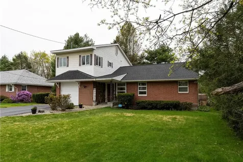 33 Briarwood Drive Poughkeepsie NY 12601