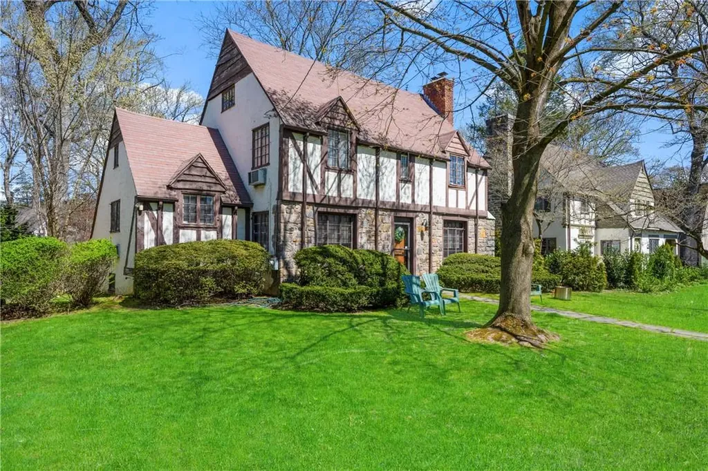 42 Vine Road Larchmont NY 10538