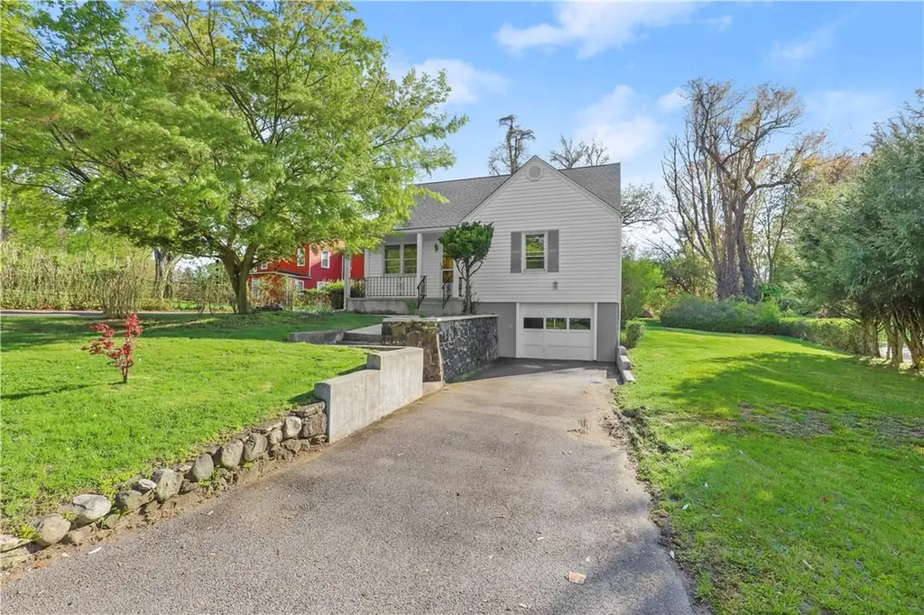 161 Sunset Road Montrose NY 10548