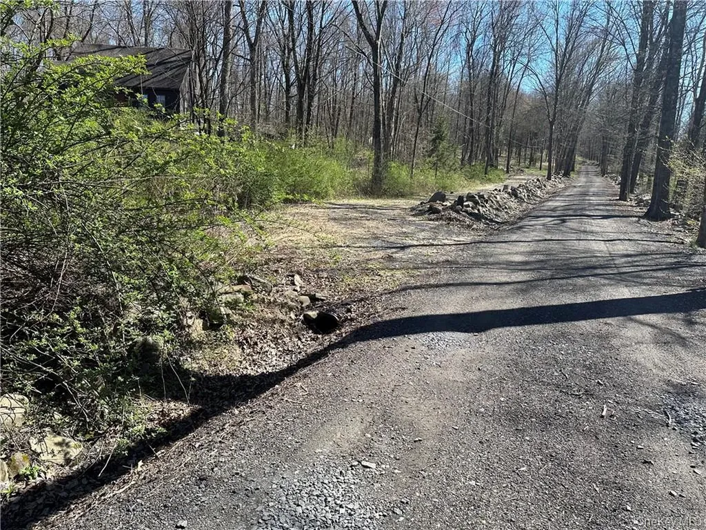 Cronk Road Wallkill NY 12589